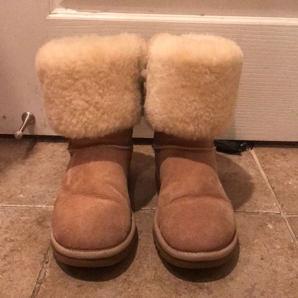 COZY Uggs size 6 womens sand classic tall